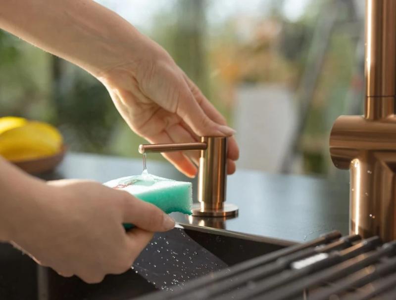 Franke Atlas měděný vestavný dávkovač mýdla PVD copper 112.0717.104