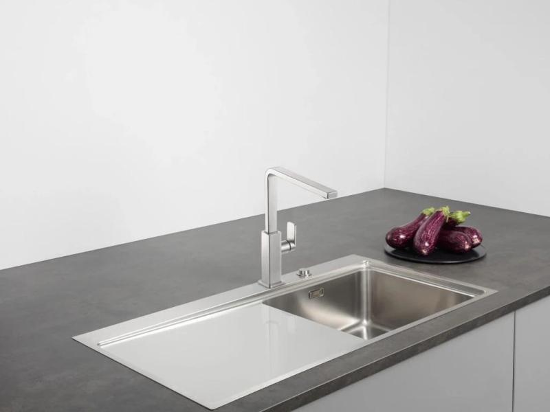 Franke masivní nerezová kuchyňská baterie Mythos s otočným výtokem inox 115.0547.852