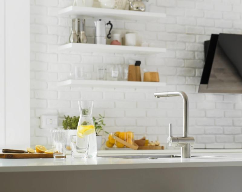 Franke kartáčovaná nerezová senzorová kuchyňská baterie Atlas Neo s výsuvnou hubicí inox 115.0625.523