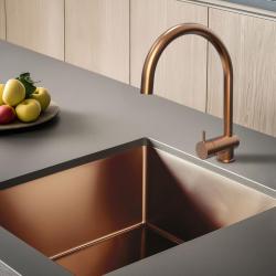 Waterevolution Flow kuchyňská baterie PVD kartáčovaná měď s výsuvným výtokem T155CPE