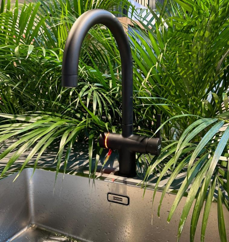 Franke Maris vodní uzel 4L kotel 3-1 s dotykovou elektronickou baterií na vařící vodu matná černá 160.0702.518