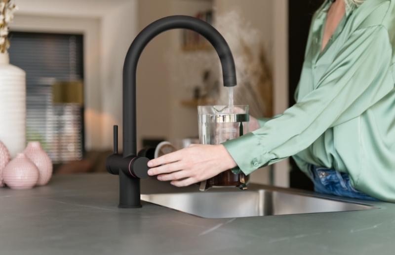 Franke Maris vodní hub 4L boiler 3-1 s dotykovou elektronickou kohoutkem na vařící vodu matná černá s vodním hub mísící sadou 1208957949