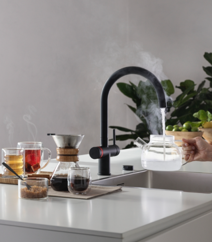 Franke Maris vodní hub 4L boiler 3-1 s dotykovou elektronickou kohoutkem na vařící vodu matná černá s vodním hub mísící sadou 1208957949