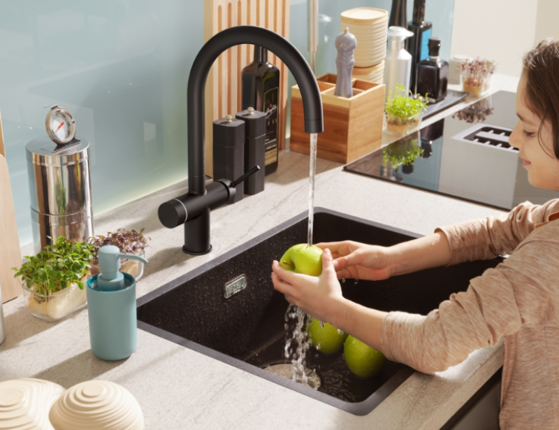 Franke Maris vodní hub 4L bojler 3-1 s dotykovou elektronickou kohoutkem na vařící vodu matná černá s bypassem vodního hubu 1208957950