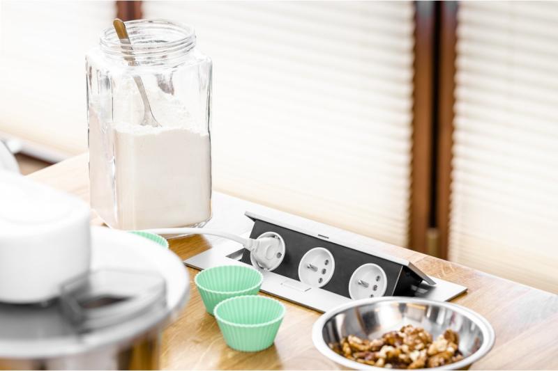 Obdélníková zapuštěná zásuvka 1208958683