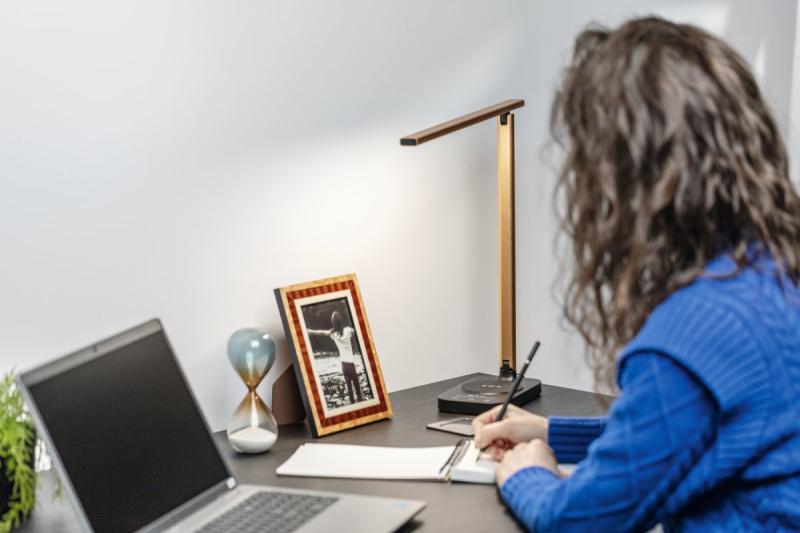 Deco Bureau lamp Bressi 8W 450lm AC220-240V 3-CCT Bezdrátové Nabíjení USB PF>0,5 RA>80 Černá / Zlatá 1208962479