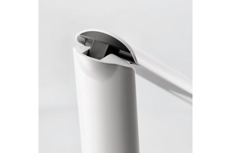 Dekor Stolní Lampa FLOWER 4W 240lm.AC220-240V 4000K baterie 1800MAh Ra>80 černá/bílá 1208962481