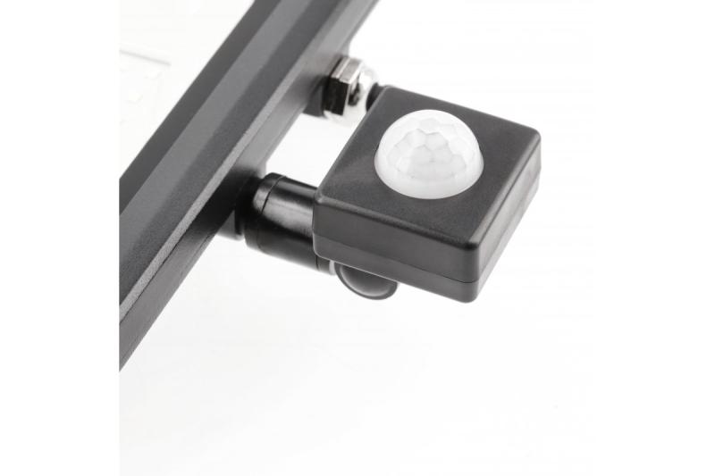 LED reflektor iNEXT s pohybovým senzorem 30 W 2400 lm, PF > 0,9, RA > 80, IP65, 120°, 6400 K, černé tělo 1208962860