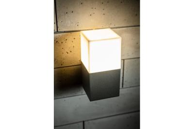 Decorativní zahradní svítidlo LARGO-AU E27 MAX.15W IP44 AC220-240V 50-60Hz nástěnná lampa s rovným vrškem v grafitové barvě. 1208963916