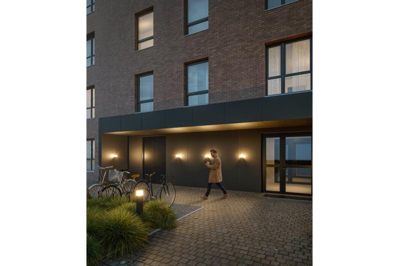 Decorativní zahradní svítidlo LARGO-AU E27 MAX.15W IP44 AC220-240V 50-60Hz nástěnná lampa s rovným vrškem v grafitové barvě. 1208963916