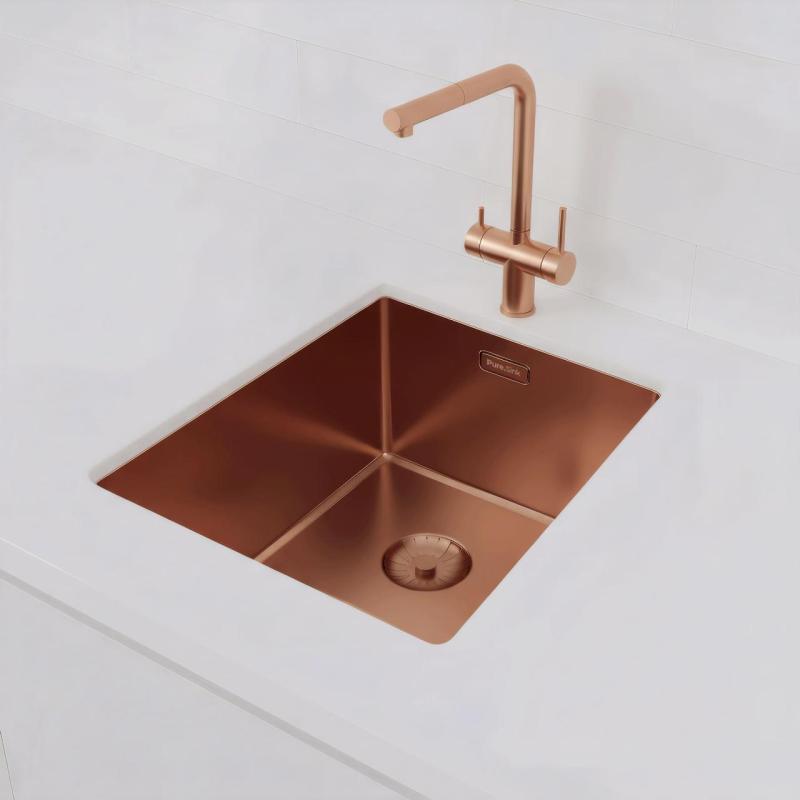 Pure.Sink Prestige dřez 34x40 cm PVD Měď 10mm radius pro spodní montáž, plochou montáž a horní montáž PPG3440-62.