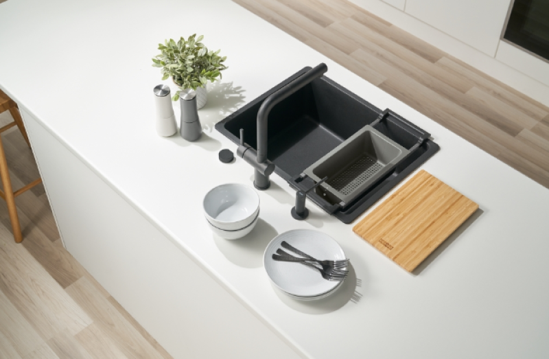 Franke Univerzální Sada Příslušenství All-In Set 1 - Krájecí Prkénko, Plastová Vložka a Teleskopický Most 112.0655.481