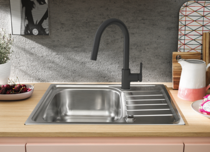 Franke Lina kuchyňská baterie Onyx s výsuvnou sprchovou hlavicí 115.0626.055