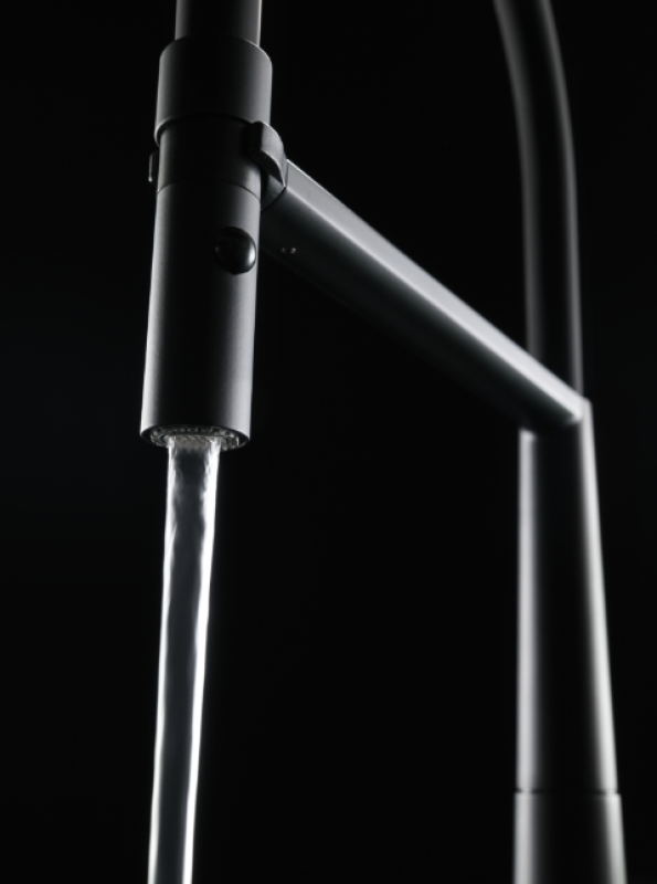 Franke Icon Jednopáková Kuchyňská Baterie s Flexibilní Ruční Sprchou, Černá 115.0690.598