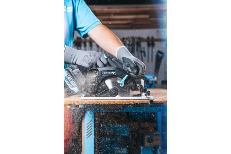 HÖGERT akumulátorová kotoučová pila, 18V, bez baterie, s připojením na vysavač.