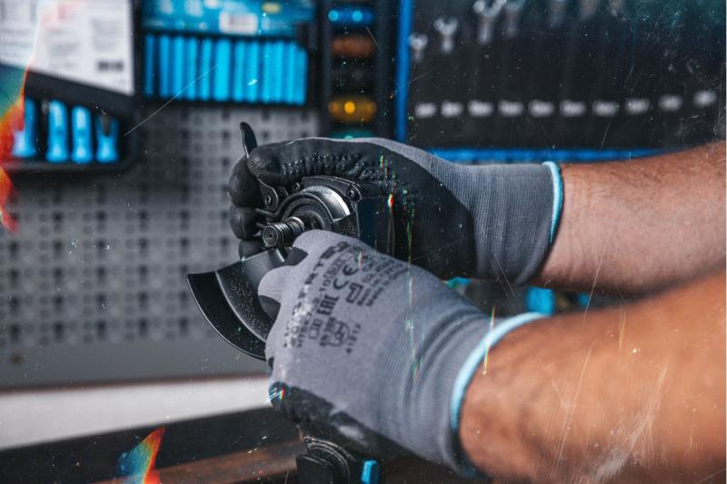 HÖGERT Akumulátorová úhlová bruska s pádlem spínačem, 125MM, 18V - Sada (baterie, nabíječka, příslušenství)