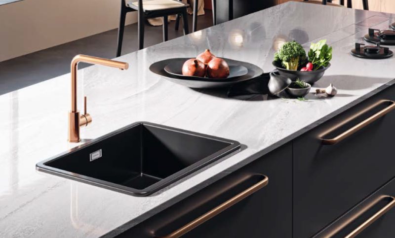 Ausmann Ceramic Ember Keramická černá čtvercová umyvadla na povrch a pod ním 40 x 40 cm s měděnou zástrčkou 1208971487