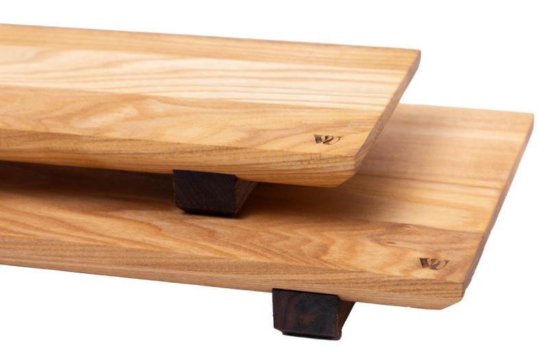 Woodsea Sushi S - Essenhoutová sushi prkénko s vlašskými ořechovými nožičkami 30x12 cm 1208971584