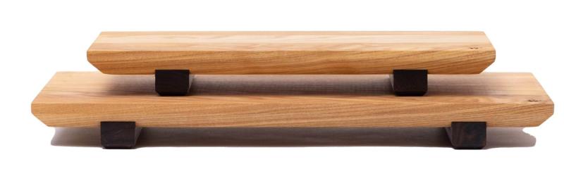 Woodsea Sushi M - Sushi deska z jasanového dřeva s nožičkami z ořechového dřeva 30x17 cm 1208971585