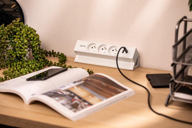 Basco nábytková zásuvka, 3 x zásuvka s uzemněním, USB A+C, 1,5m kabel, bílá s montáží