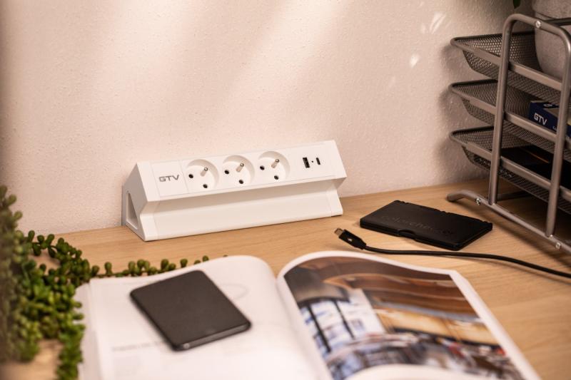 Basco nábytková zásuvka, 3 x zásuvka s uzemněním, USB A+C, 1,5m kabel, bílá s montáží
