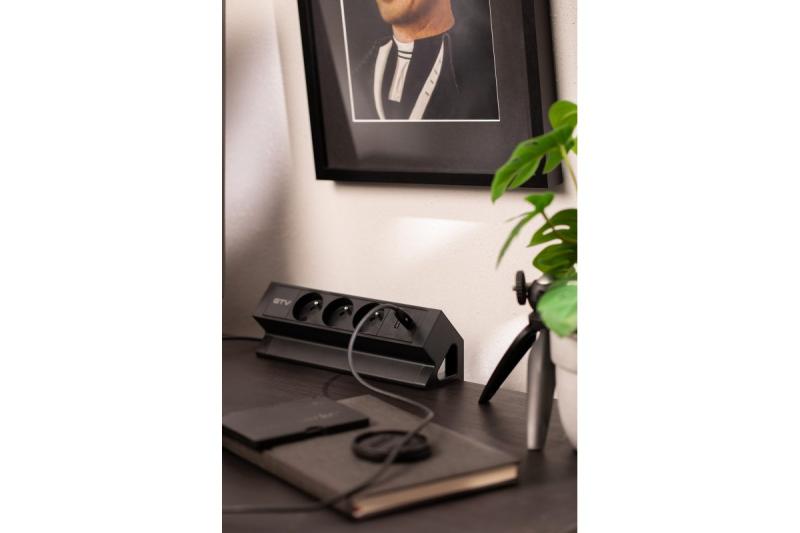 Basco nábytková zásuvka, 3 x zásuvka s uzemněním, USB A+C, 1,5m kabel, černá s montáží