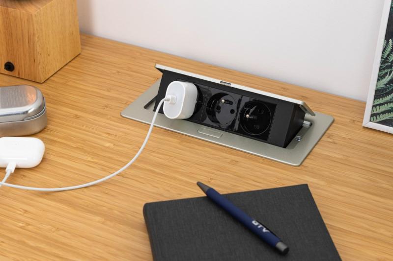 SOFT výsuvná elektrická zásuvka, napájecí kabel 1,5 m