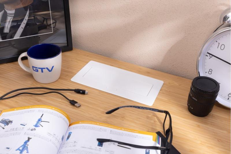 MULTISOFT Nábytková zásuvka 2x zásuvka s uzemněním, USB A+C, RJ45, napájecí kabel s vidlicí, bílá