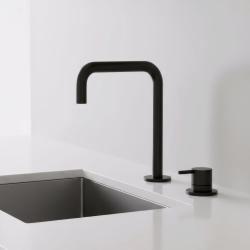 Pure.Sink Luxion 2otvorová matná černá kuchyňská baterie s výtokem ve tvaru U PLX2HU-10